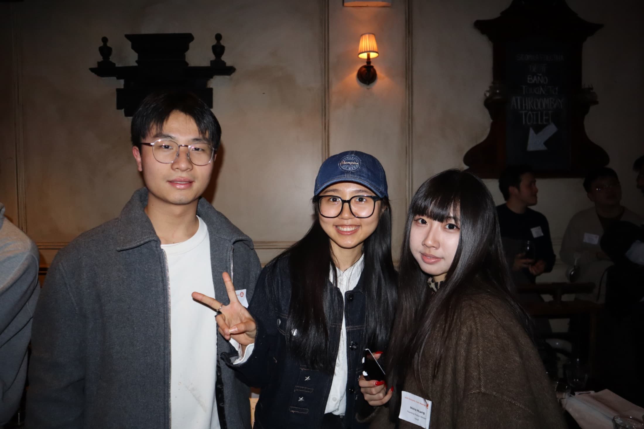 A crowded Solo Unicorn Club meetup